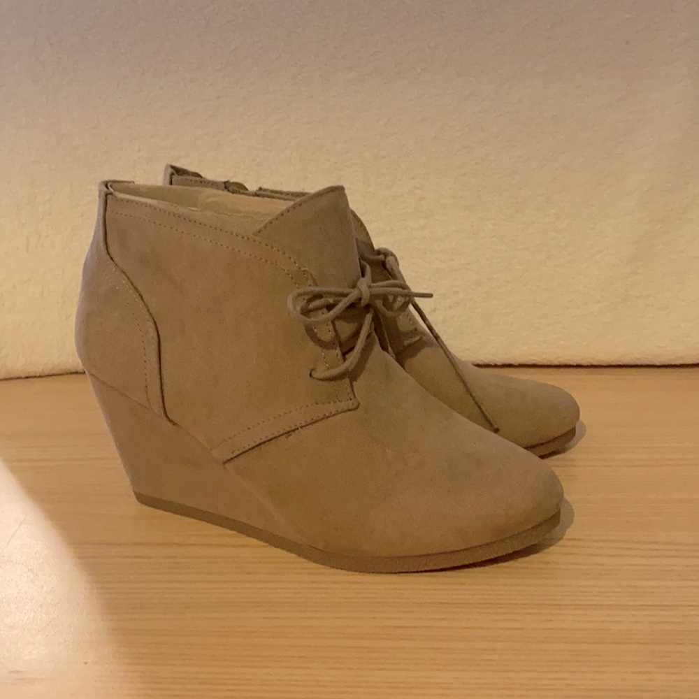BRAND NEW Suede Wedges